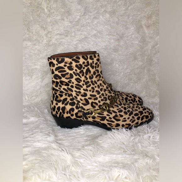 Coach Leopard Print Ankle Boots with Gold Chain size 9.5 - Picture 2 of 14
